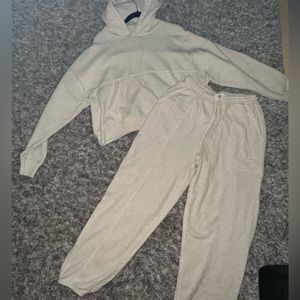 New with tags// women’s aerie sweat outfit